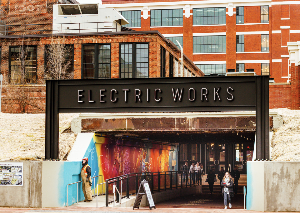 Gateway Story: The Arts District of Broadway