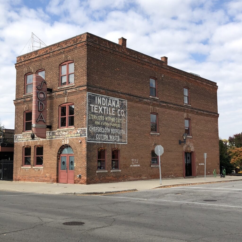 Club-Soda-Dining-Downtown-Fort-Wayne